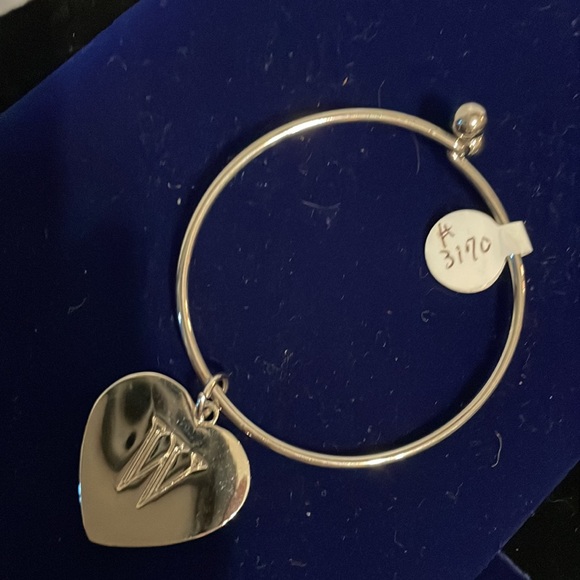 NWT Silver Heart Key Chain Monogram “W” on Silver Heart -great Gift 🎁 - Picture 8 of 8